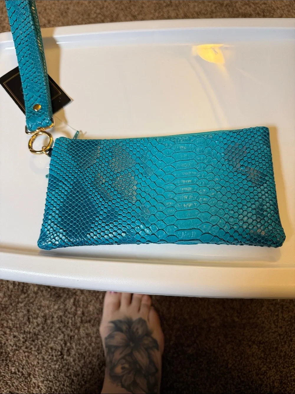 Makeup Junkie Luxe Teal Snake-Embossed Zip Wristlet with Detachable Strap
